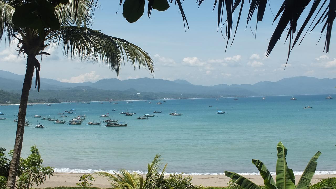 Ketapang Resort Karanghawu Extérieur photo