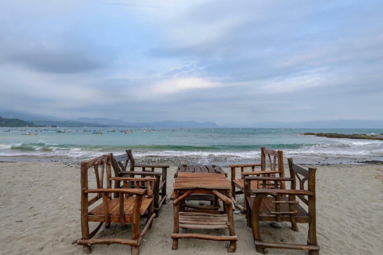 Ketapang Resort Karanghawu Extérieur photo